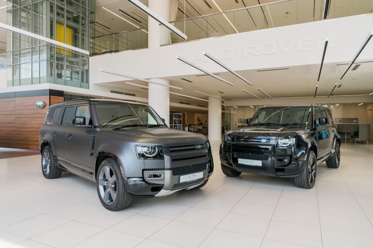 Jaguar Land Rover Malaysia Luncurkan Defender V8: SUV Padu untuk Penggemar Pengembaraan