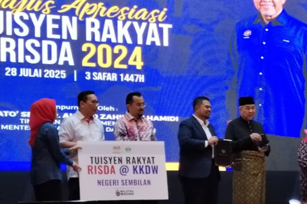 RISDA BANTU 3,015 PELAJAR MELALUI PROGRAM TUISYEN RAKYAT