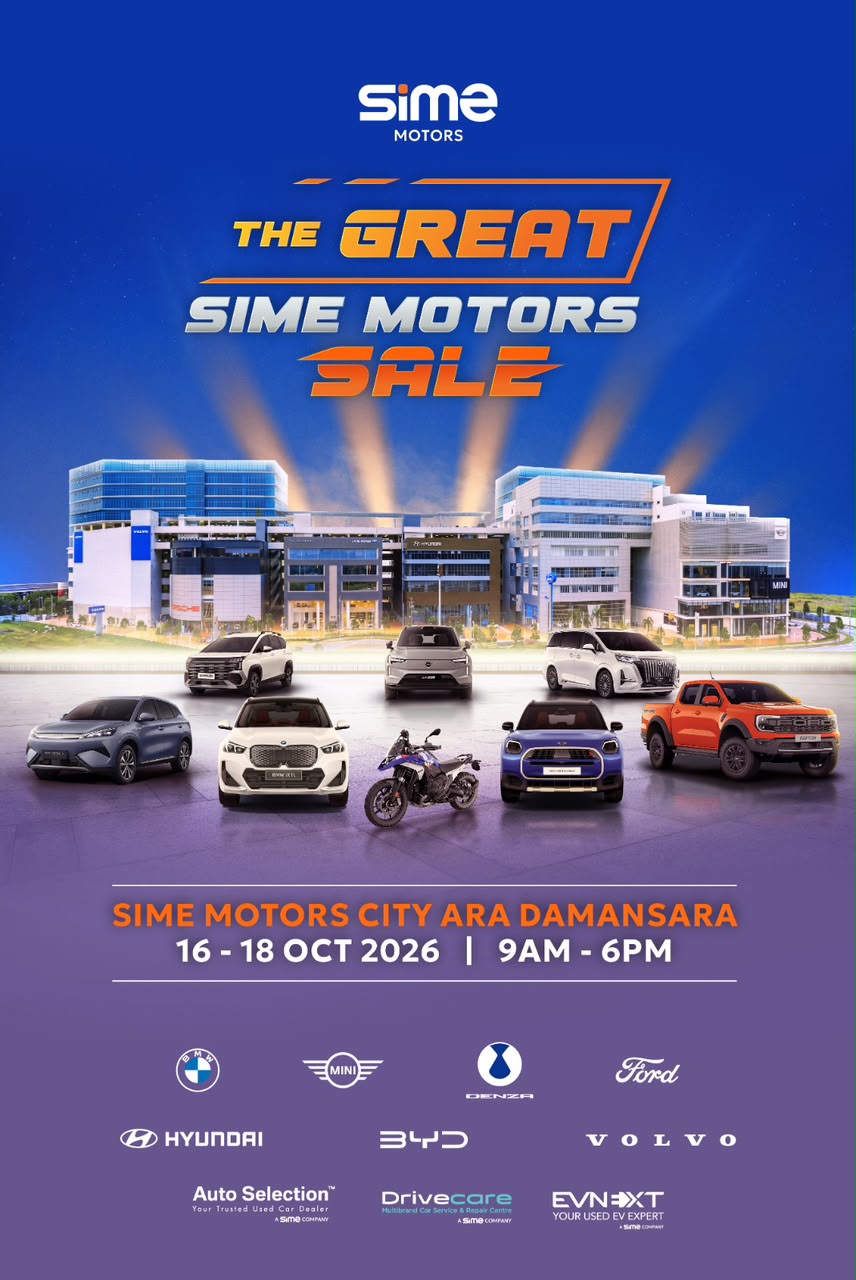 Poster promosi The Great Sime Motors Sale yang memaparkan lapan kenderaan berlatarkan bangunan Sime Motors City